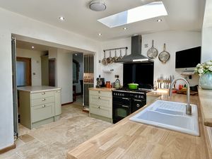 Breakfast Kitchen- click for photo gallery